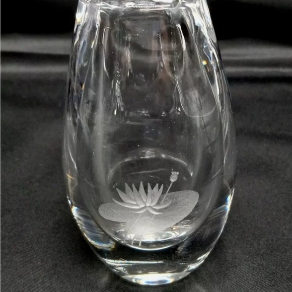 Kosta Sweden small crystal vase - Picture 2 of 5